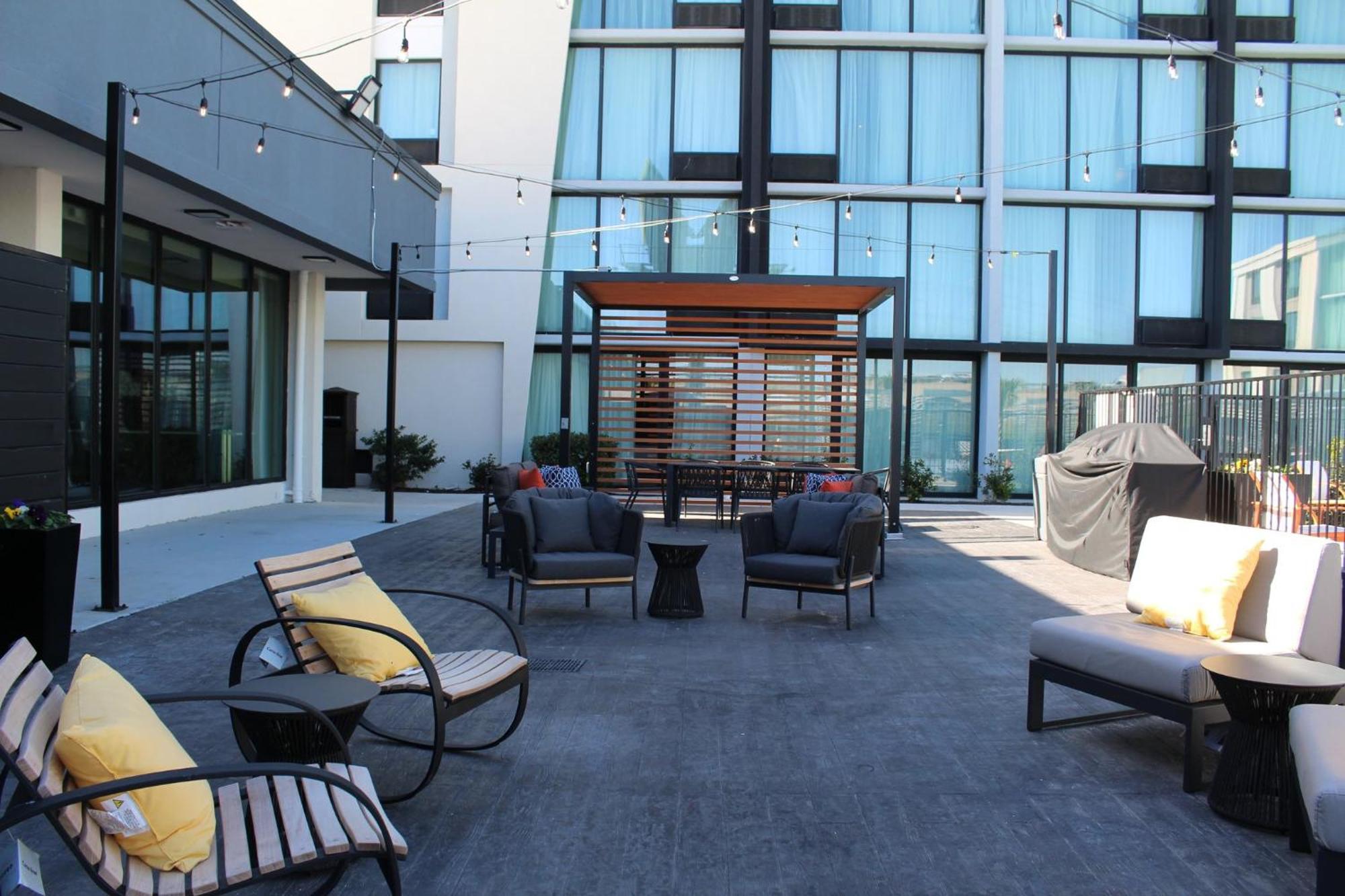 Holiday Inn Dallas Market Ctr Love Field By Ihg מראה חיצוני תמונה