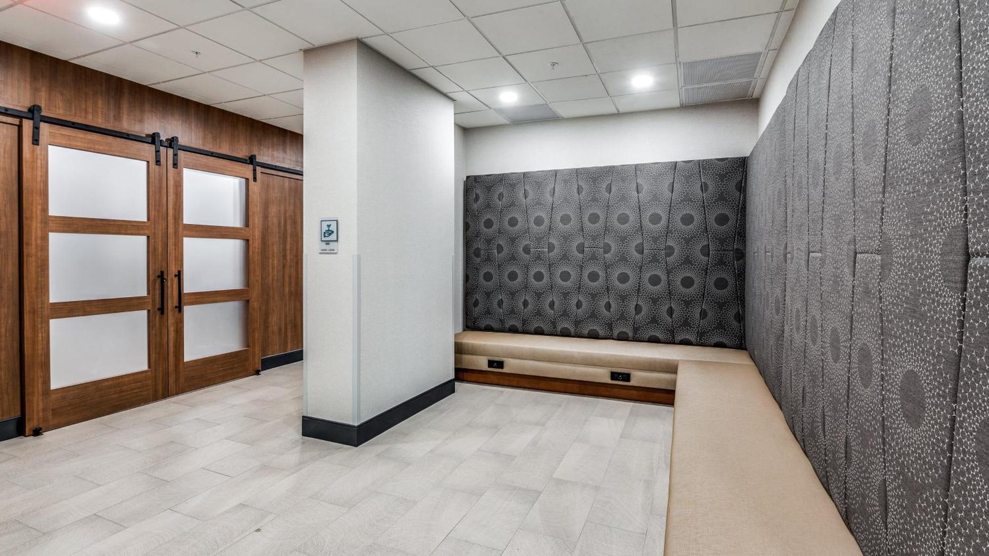 Holiday Inn Dallas Market Ctr Love Field By Ihg מראה חיצוני תמונה